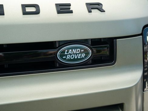 Used 2020 Land Rover Defender 110 SE AWD/4WD image 7