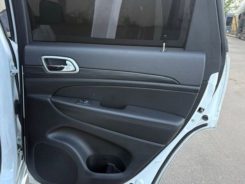 Used 2021 Jeep Grand Cherokee Laredo X RWD image 14