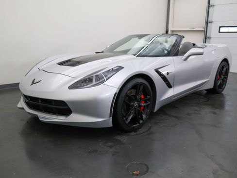 Used 2015 Chevrolet Corvette Stingray Convertible w/ 2LT Preferred Equipment Group RWD image 8