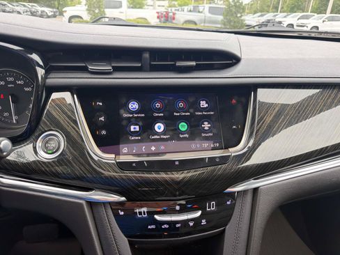 Used 2021 Cadillac XT6 Premium Luxury FWD image 25