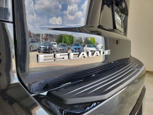 Used 2023 Cadillac Escalade Premium Luxury w/ Touring Package AWD/4WD image 9