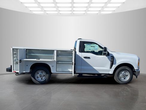 New 2026 Ford F250 XL w/ XL Driver Assist Package image 4