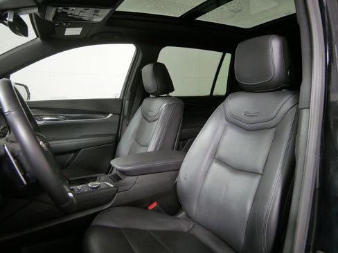 Used 2023 Cadillac XT6 Sport image 10