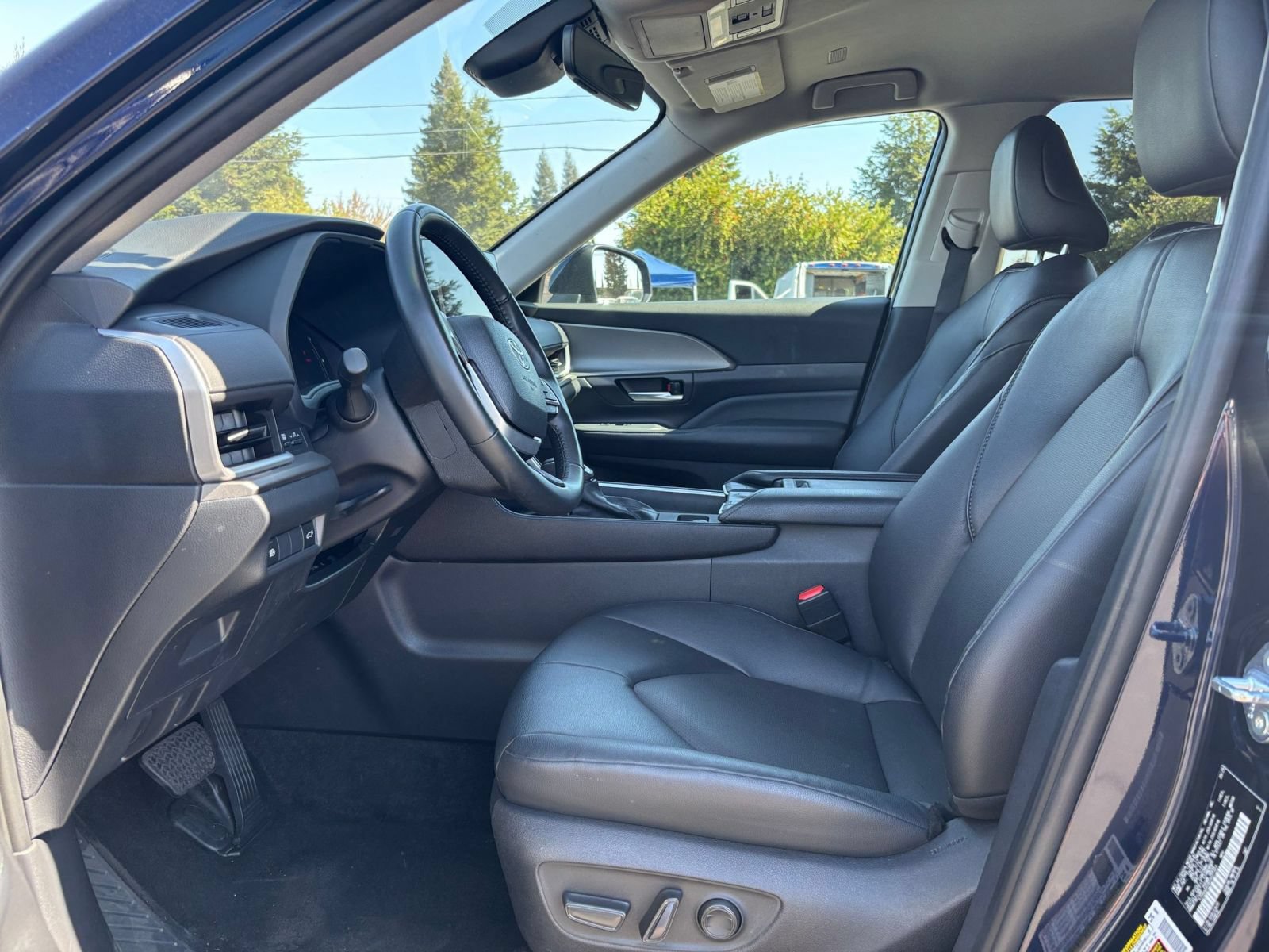 Used 2025 Toyota Grand Highlander FWD image 28