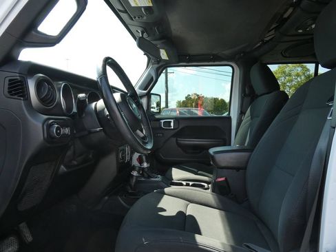 Used 2018 Jeep Wrangler Unlimited Sport S AWD/4WD image 21