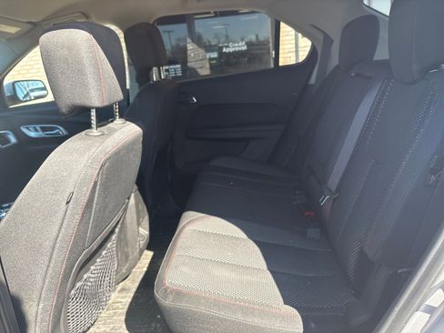 Used 2017 Chevrolet Equinox LT w/ Convenience Package image 4