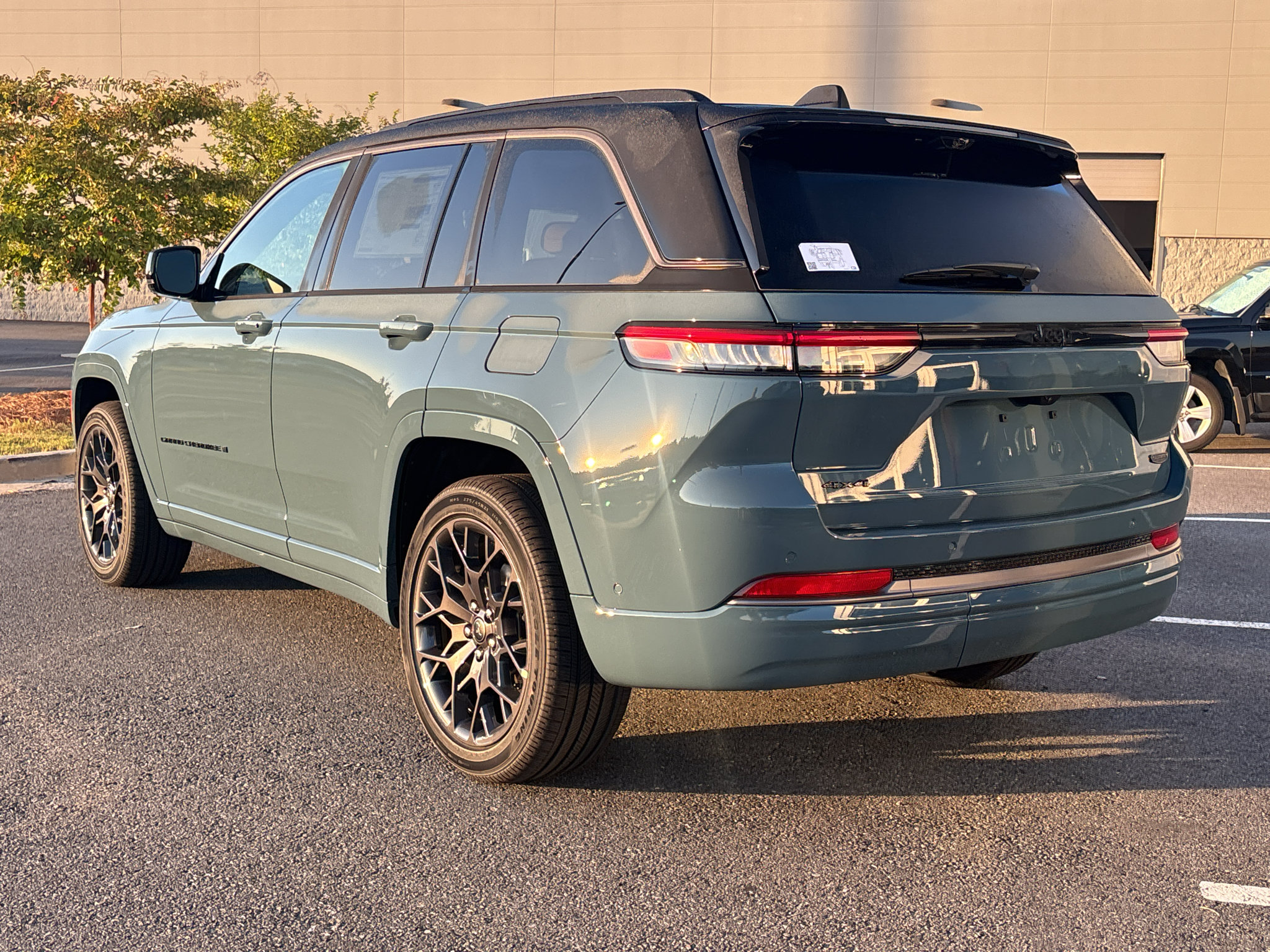 New 2027 Jeep Grand Cherokee Summit AWD/4WD image 9