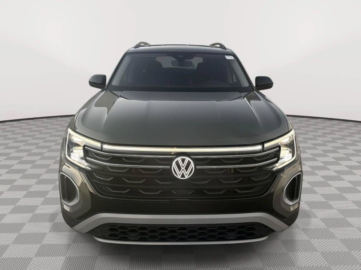 Certified 2024 Volkswagen Atlas Peak Edition SEL AWD/4WD image 5