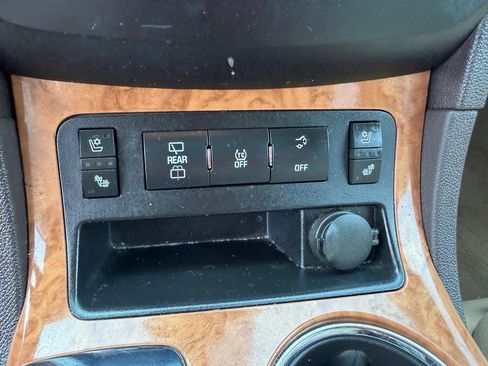 Used 2012 Buick Enclave Premium image 20