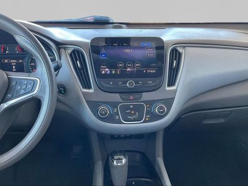 Used 2019 Chevrolet Malibu LS FWD image 9