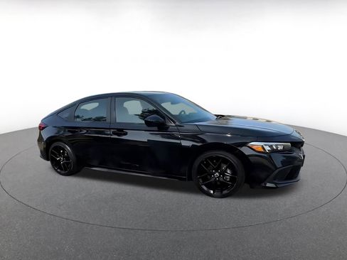 Used 2024 Honda Civic Sport image 2