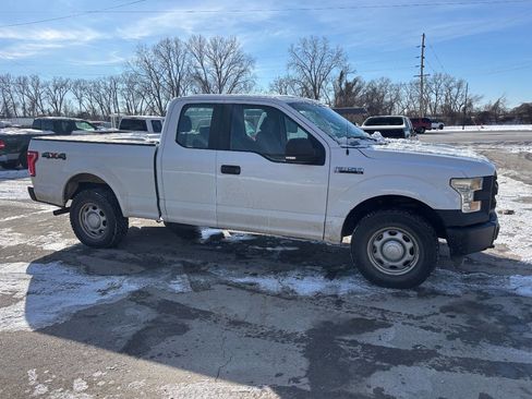 Used 2015 Ford F150 XL w/ Equipment Group 101A Mid image 3