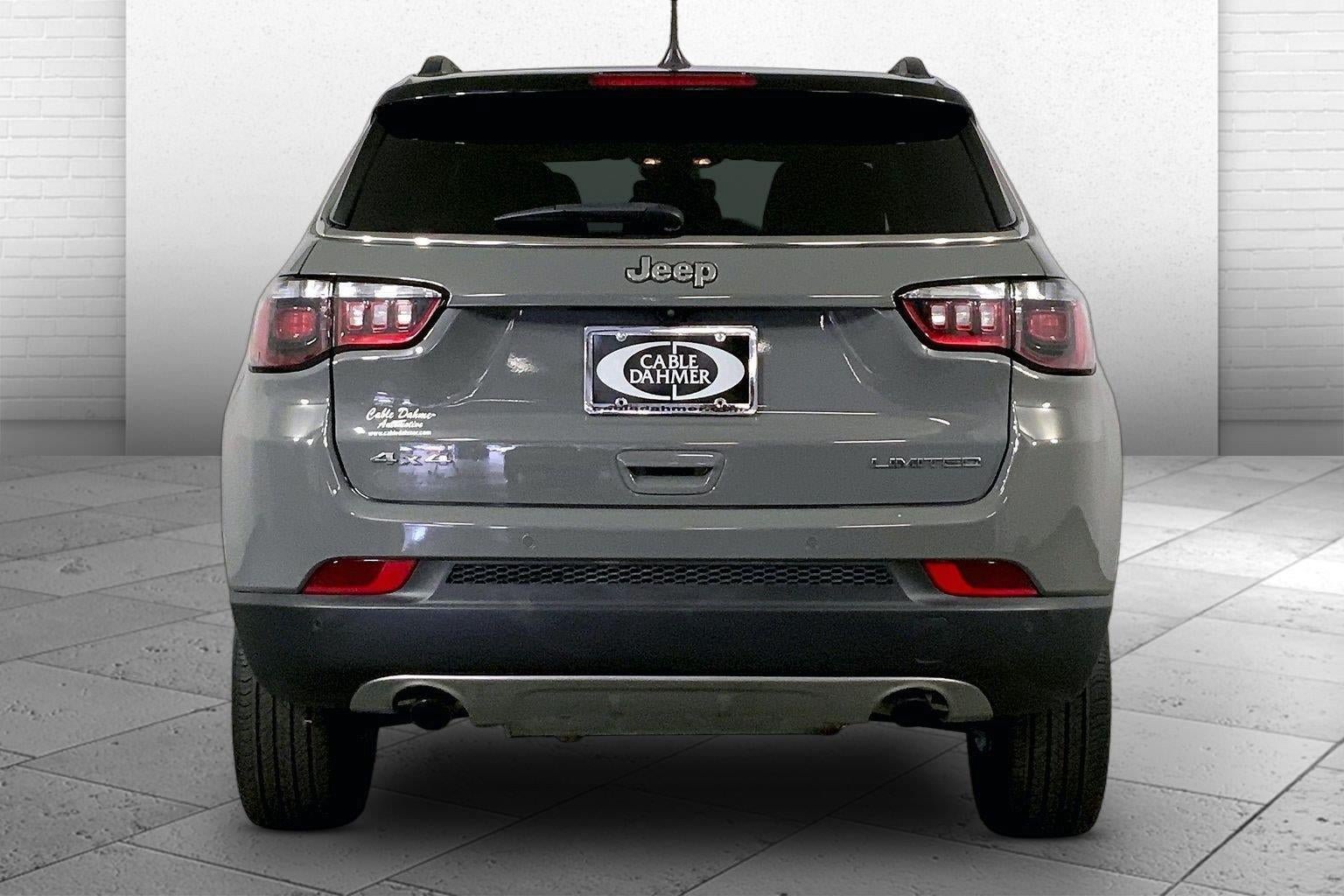 Used 2023 Jeep Compass Limited AWD/4WD image 3