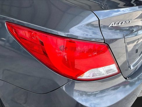 Used 2017 Hyundai Accent SE FWD image 19
