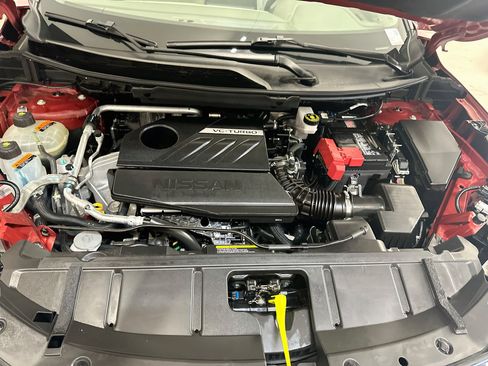 Used 2025 Nissan Rogue SV AWD/4WD image 34
