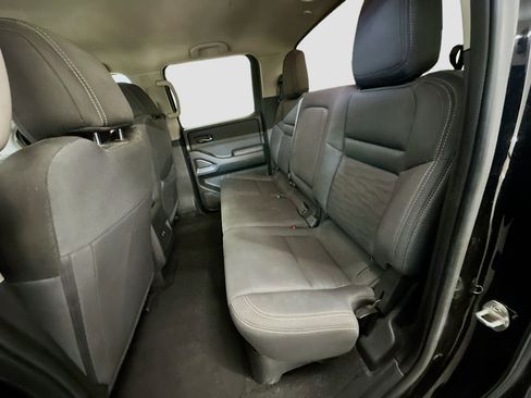 Used 2023 Nissan Frontier SV image 28