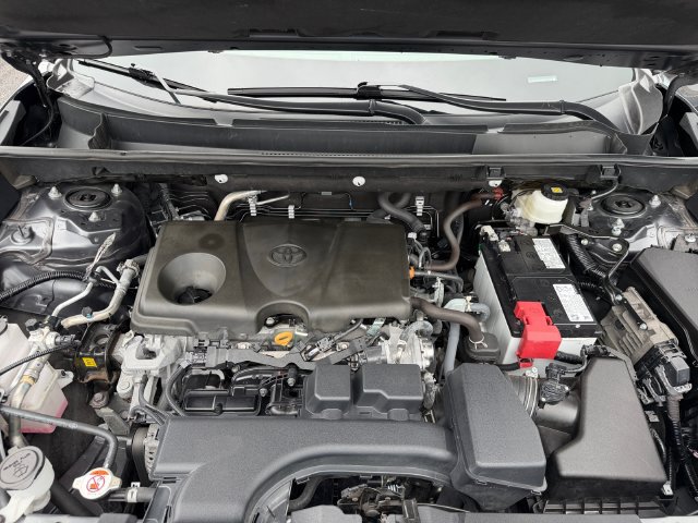 Used 2025 Toyota RAV4 LE AWD/4WD image 27