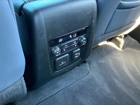 Used 2024 Buick Enclave Premium image 24