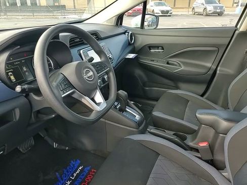 Used 2025 Nissan Versa SV image 9