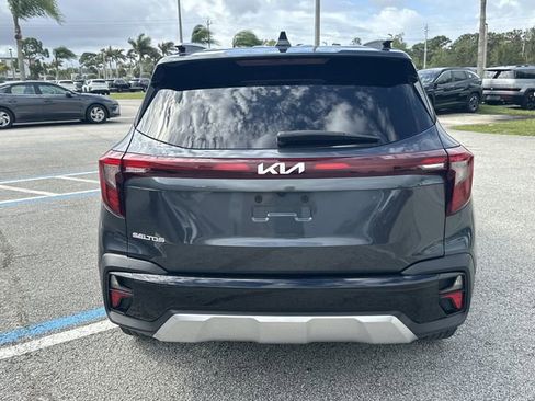 Used 2025 Kia Seltos S image 7
