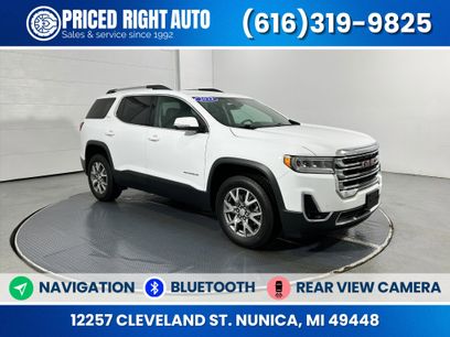 Used 2022 GMC Acadia SLT w/ LPO, Floor Liner Package