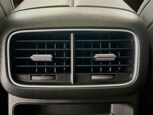 Used 2024 Mercedes-Benz GLE 350 4MATIC image 19