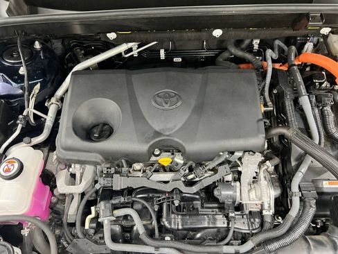 Used 2022 Toyota Venza LE AWD/4WD image 24