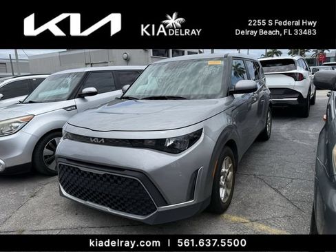 Certified 2023 Kia Soul LX w/ LX Technology Package FWD image 4