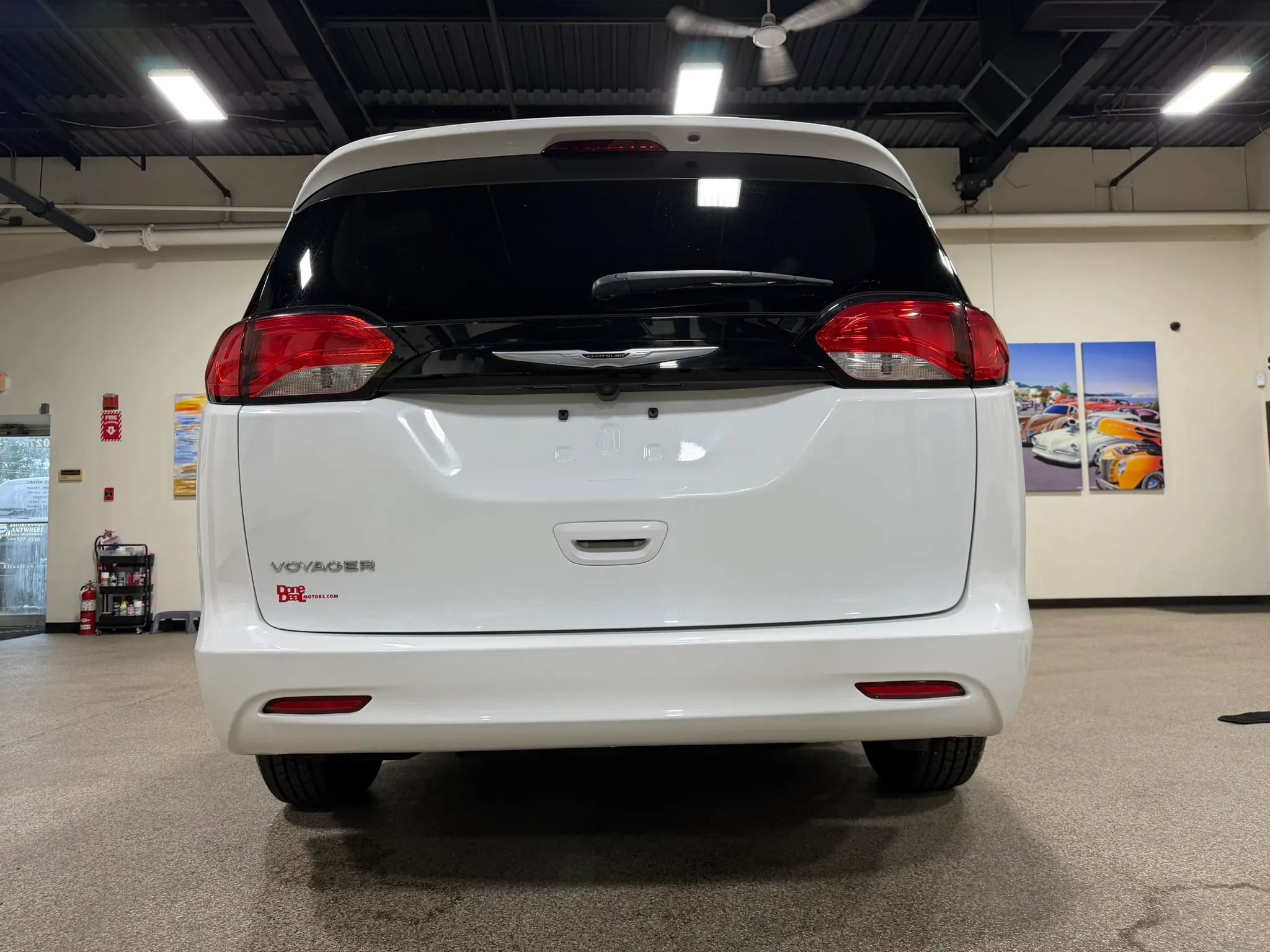 Used 2023 Chrysler Voyager LX FWD image 18