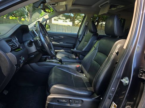 Used 2017 Honda Pilot Elite image 31