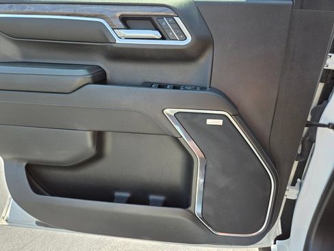 Used 2024 Chevrolet Silverado 1500 LTZ AWD/4WD image 35