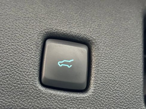 Used 2022 Ford Escape Titanium w/ Class II Trailer Tow Package image 28