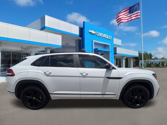 Used 2023 Volkswagen Atlas Cross Sport SEL R-Line AWD/4WD image 1