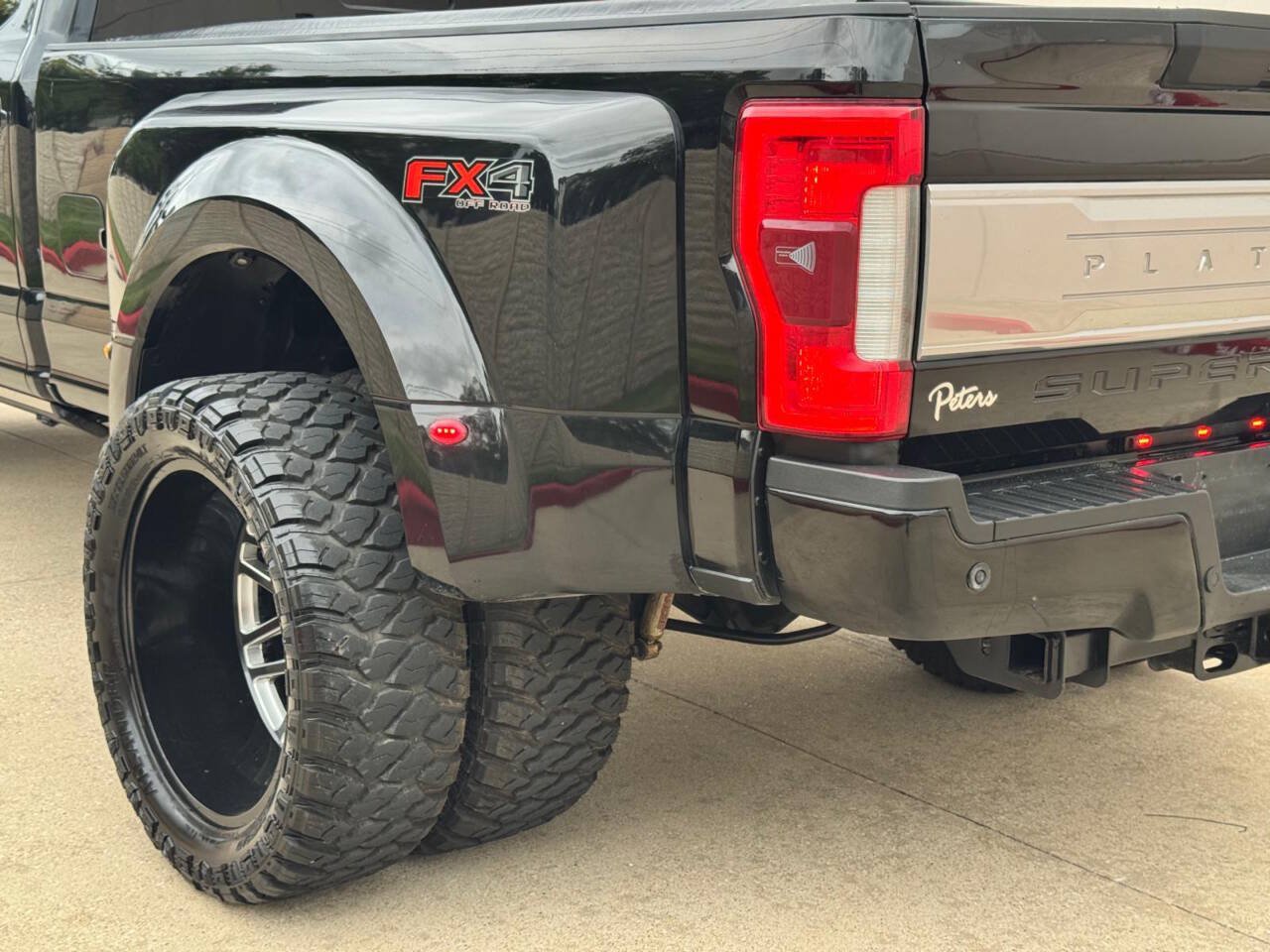 Used 2017 Ford F350 Platinum w/ Platinum Ultimate Package AWD/4WD image 16