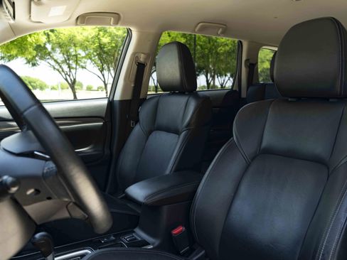 Used 2020 Mitsubishi Outlander SEL FWD image 17