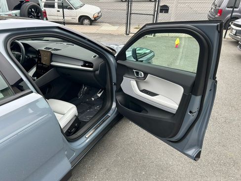 Used 2023 Polestar Polestar 2 w/ Pilot Pack AWD/4WD image 38