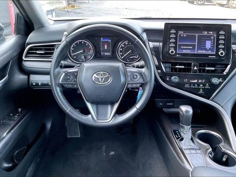 Used 2024 Toyota Camry SE image 4