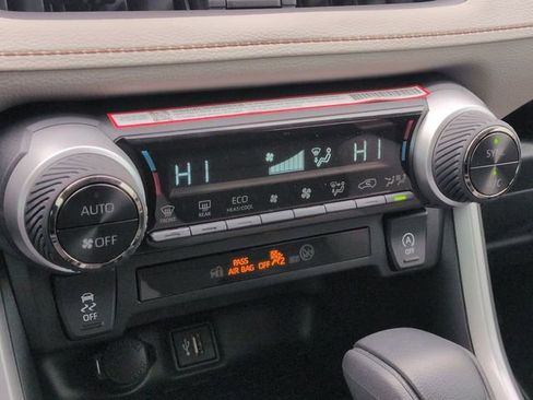 Certified 2025 Toyota RAV4 XLE image 22