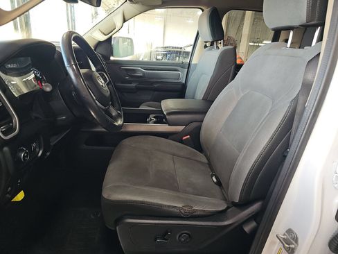 Used 2020 RAM 1500 Big Horn AWD/4WD image 3