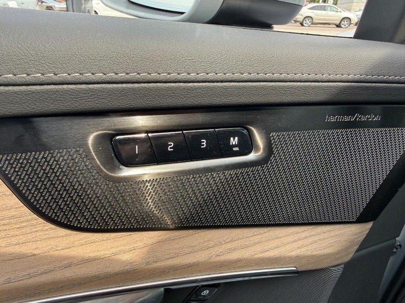 New 2026 Volvo XC90 B6 Plus w/ Protection Package Premier AWD/4WD image 11