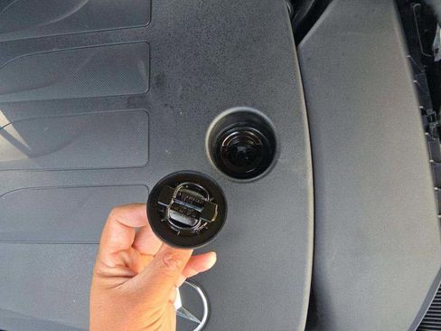 Used 2019 Mercedes-Benz C 300 Sedan w/ Premium Package image 26