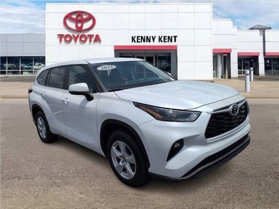 Used 2023 Toyota Highlander LE