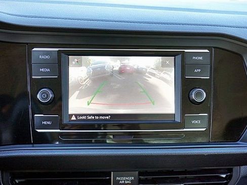 Used 2024 Volkswagen Jetta SE image 25