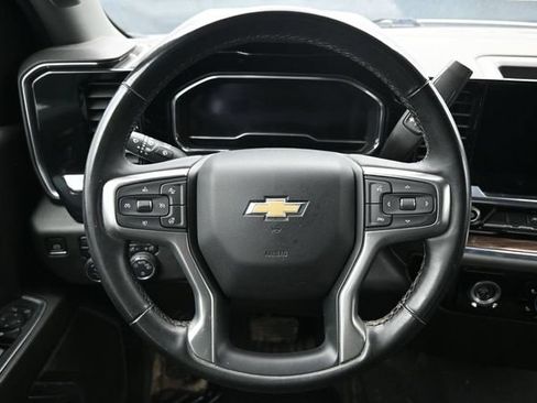Used 2024 Chevrolet Silverado 1500 LT AWD/4WD image 17