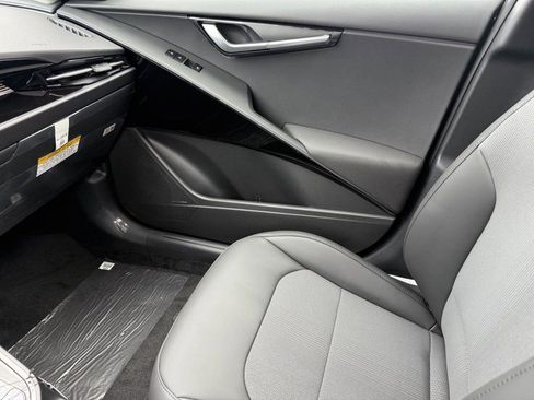 New 2026 Kia Niro EX w/ EX Premium Package image 18