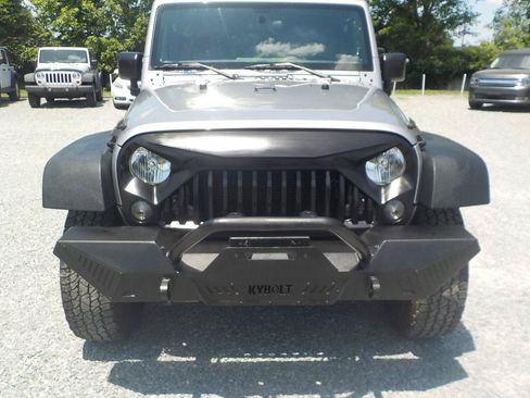 Used 2018 Jeep Wrangler Unlimited Sport AWD/4WD image 8