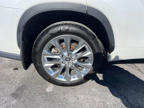 Used 2022 Toyota Highlander Limited image 13