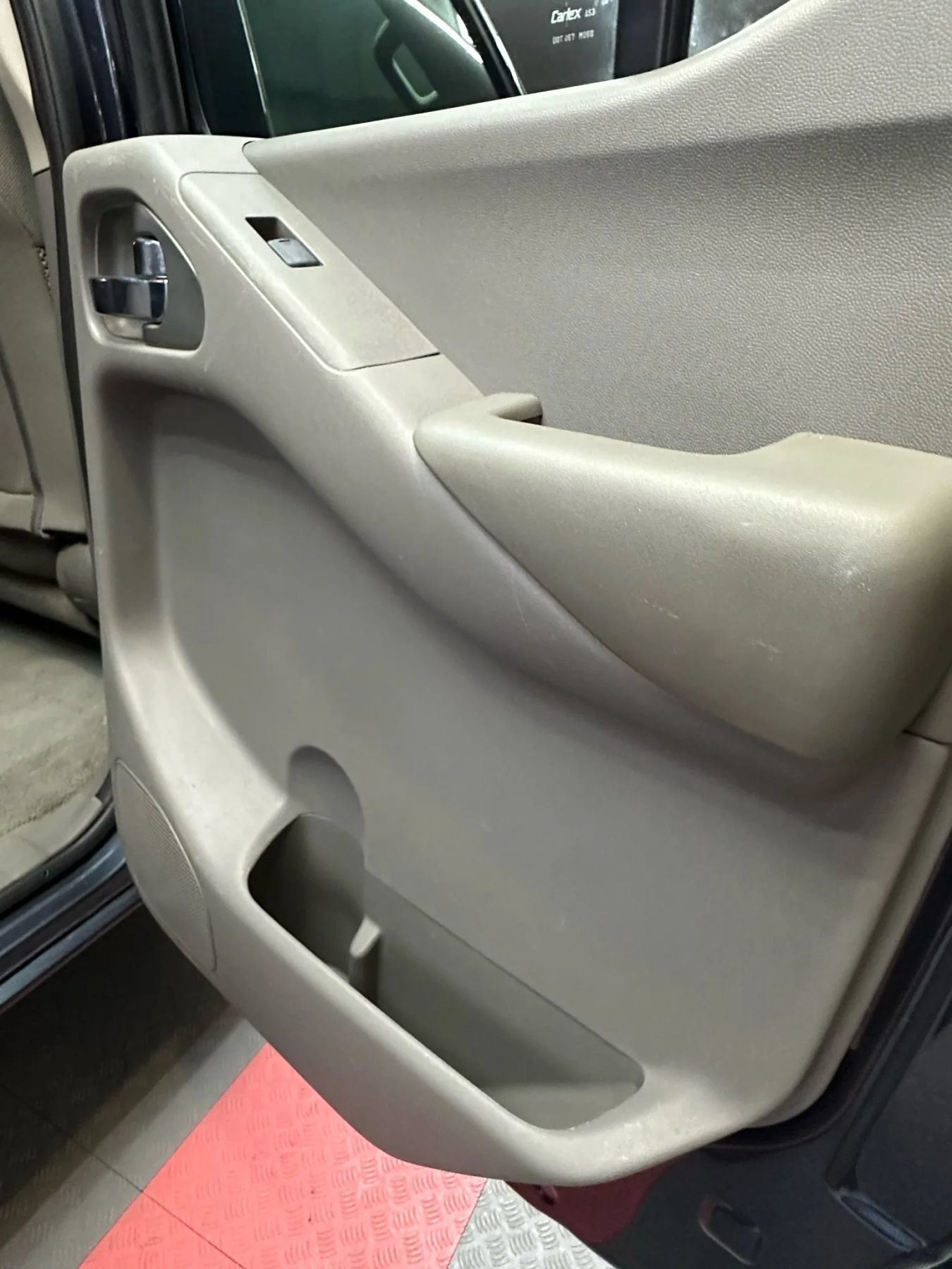 Used 2018 Nissan Frontier SV RWD image 33