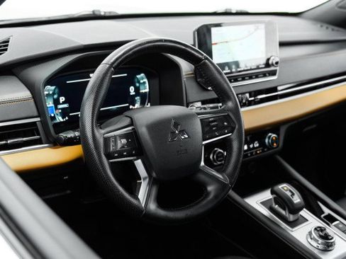 Used 2022 Mitsubishi Outlander SEL image 12