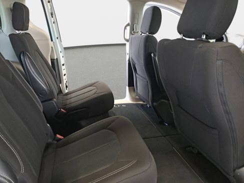 Used 2023 Chrysler Voyager LX FWD image 12